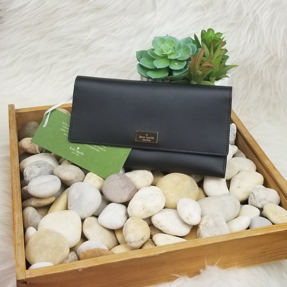 kate spade Handbags - 1 LEFT💥 Kate Spade Putnam Drive Cyra Wallet Black